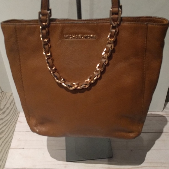 Beautiful brown bag by Michael Kors 🌸 - Picture 4 of 9